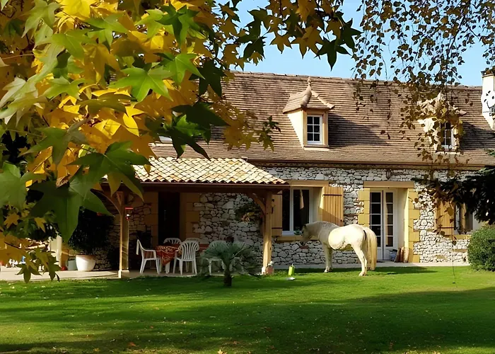 Jardin De Pomarede 度假居